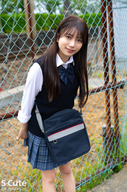 【北岡果林】制服美少女のお泊り中出しHがエロい！