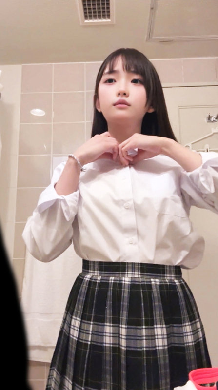 【あおちゃん】制服姿の綺麗な美乳が魅力のエロい美少女の生々しいハメ撮りH×ねっとりフェラがヌケすぎてやばい！